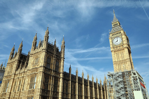 作業員の聴力守るため、ビッグベン4年の沈黙へ（Big Ben to fall
